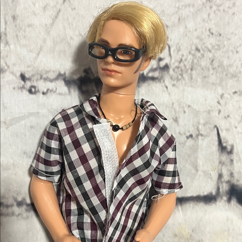 Mattel Fashion Doll with Black and White Outfit - Picture 2 of 8